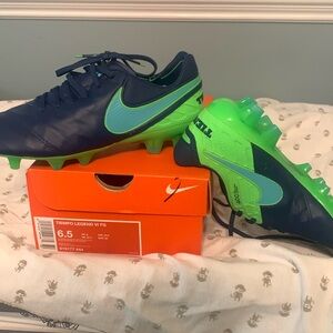 NWT Nike Tiempo Legend VI FG (men’s 6.5 equivalent to womans 7.5)